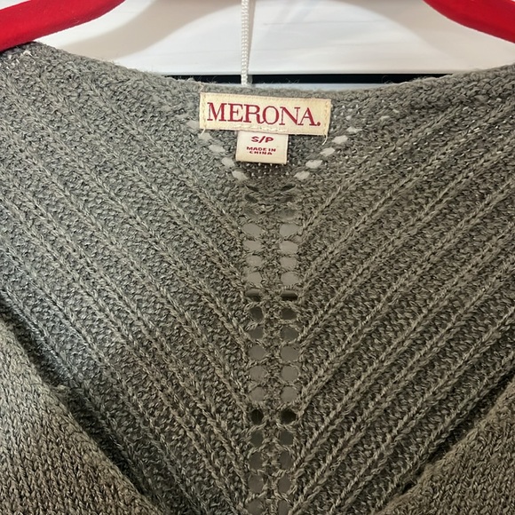 Merona V-Neck Gray Sweater with detailed stitching on rear. Size Small. - Picture 3 of 9